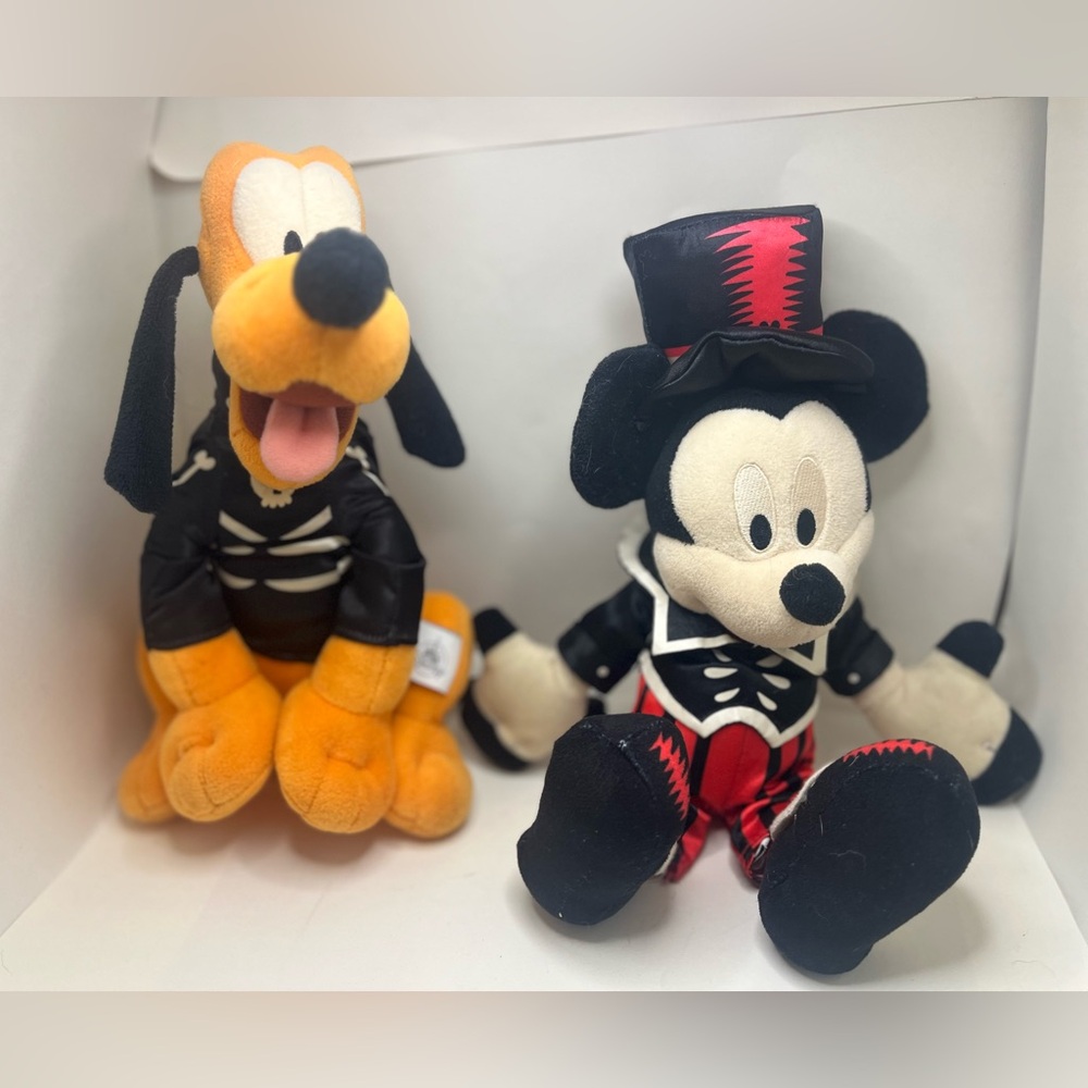 Disney Parks 2017 Halloween Plush Set Mickey Voodoo & Pluto Skeleton